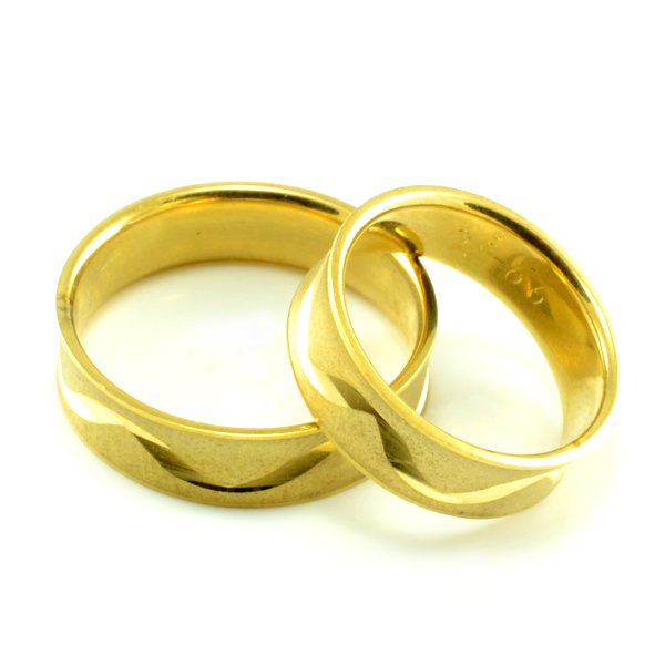 Svadobné obrúčky zo žltého zlata široké 6 mm vypuklé dovnútra - pár