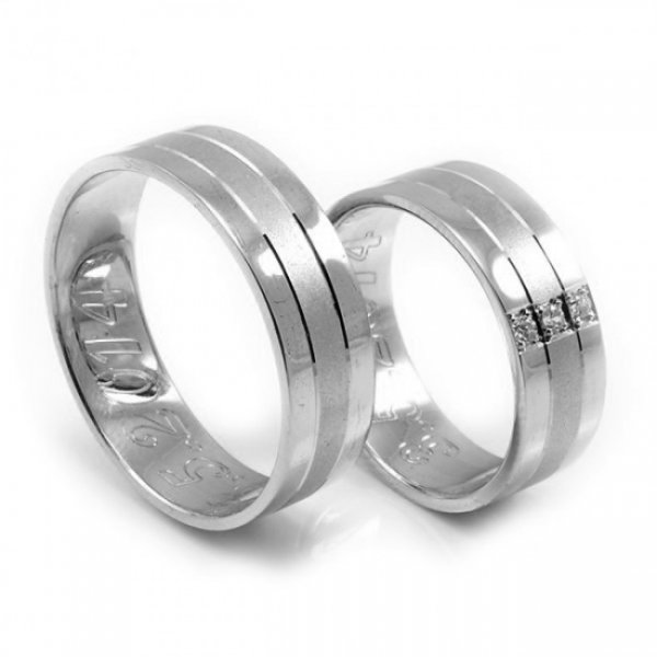 Svadobné obrúčky z bieleho zlata s tromi zirkónmi 