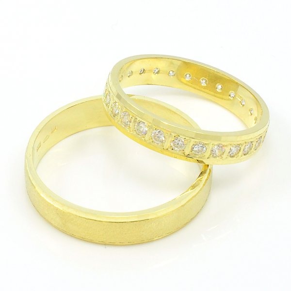 Svadobné obrúčky zo žltého zlata - ploché,multikameňové